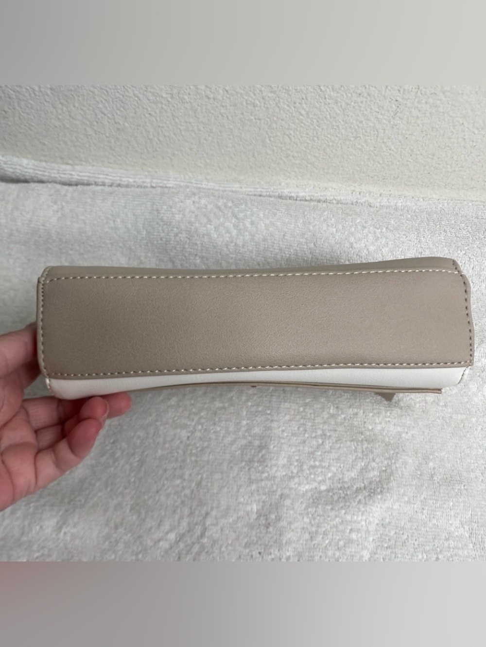NWT New Yani J'adore Womens Tan White Faux Leather Clutch + Strap Classic Girly - Picture 5 of 12